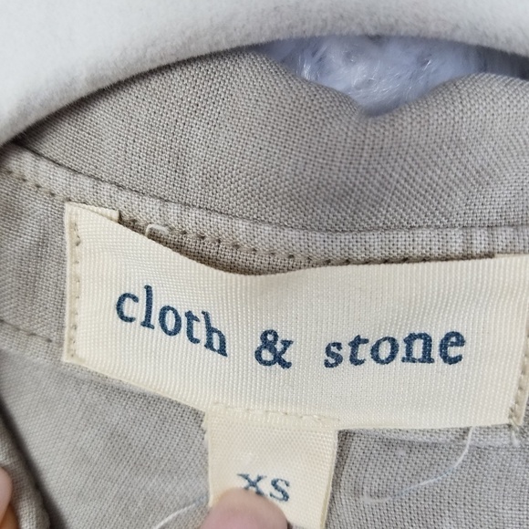 Cloth & Stone Tan Button Down Shirt - Picture 5 of 8